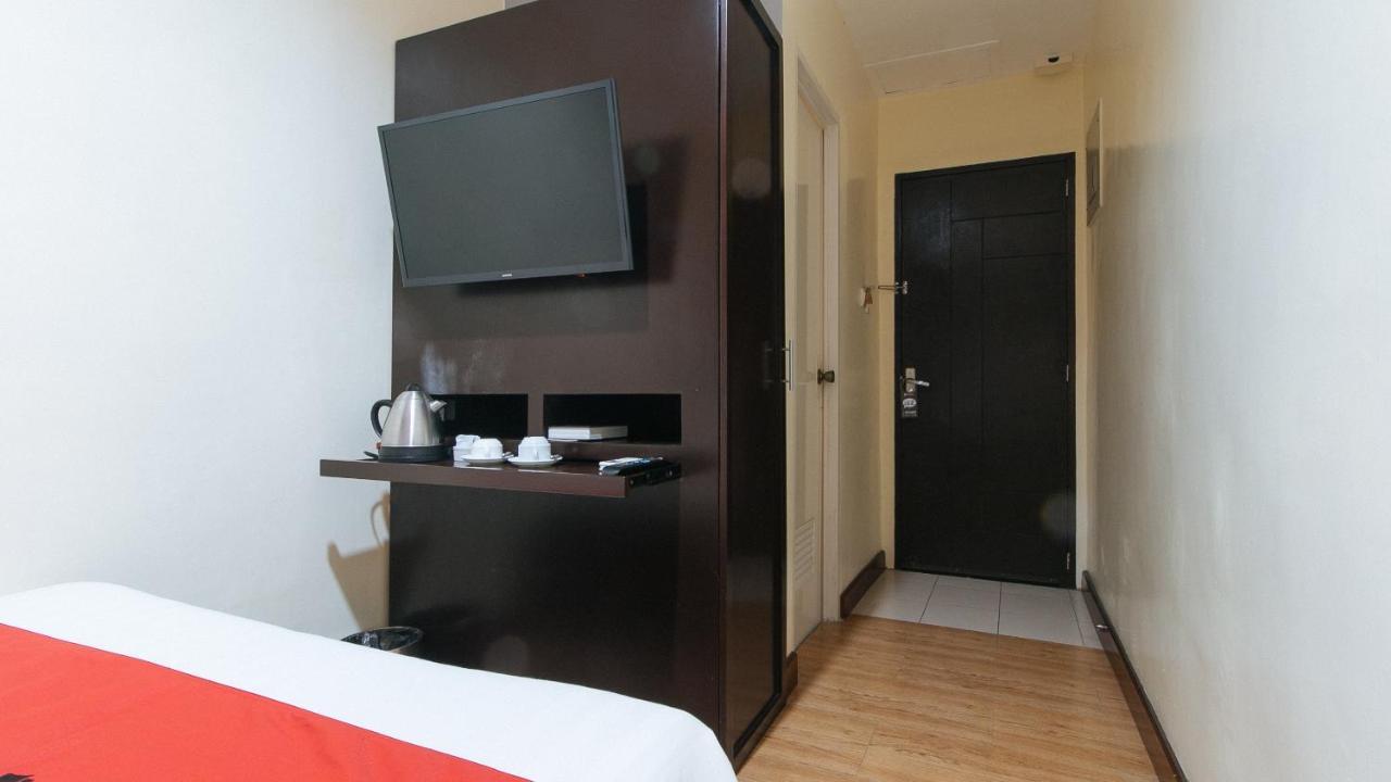 Reddoorz @ Gardenview Hotel Gtower آنغلوس المظهر الخارجي الصورة