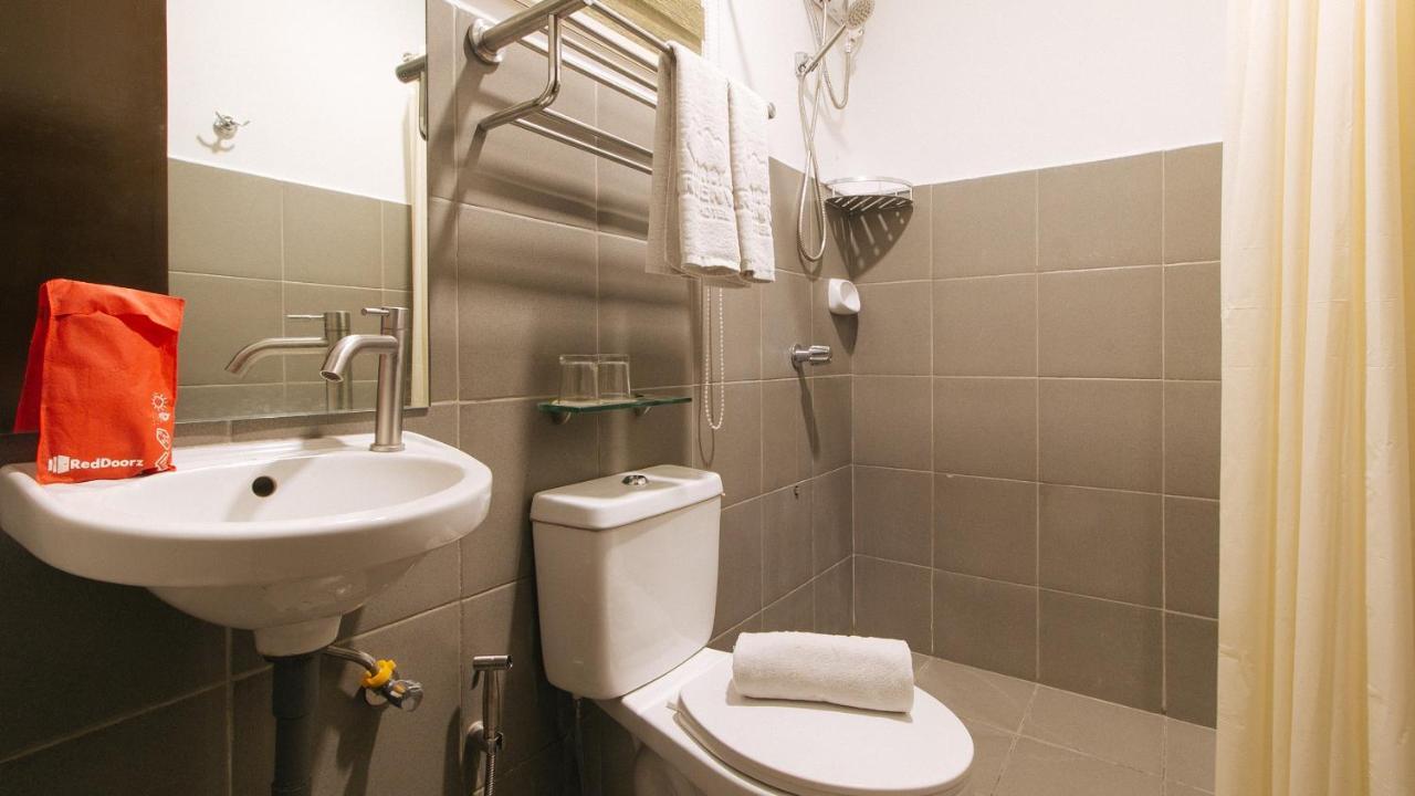 Reddoorz @ Gardenview Hotel Gtower آنغلوس المظهر الخارجي الصورة