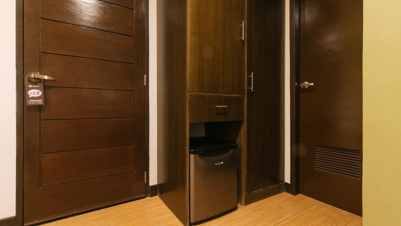 Reddoorz @ Gardenview Hotel Gtower آنغلوس المظهر الخارجي الصورة