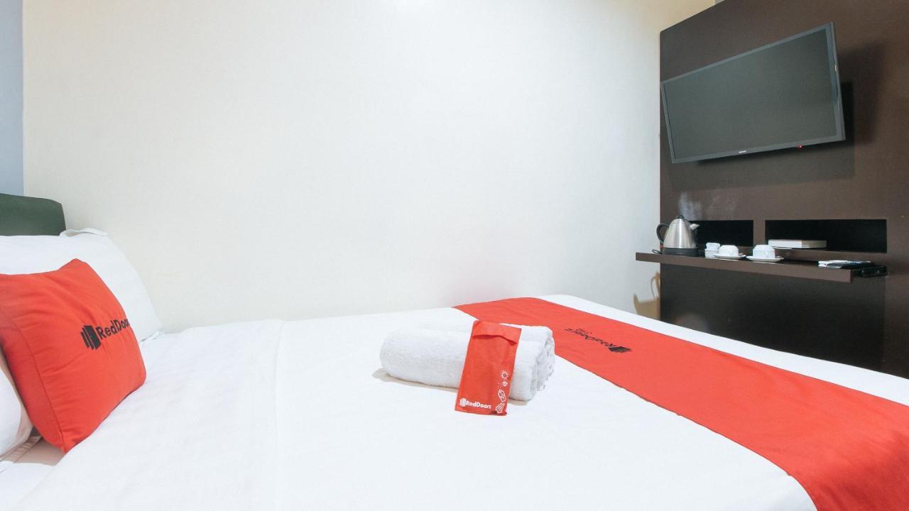 Reddoorz @ Gardenview Hotel Gtower آنغلوس المظهر الخارجي الصورة