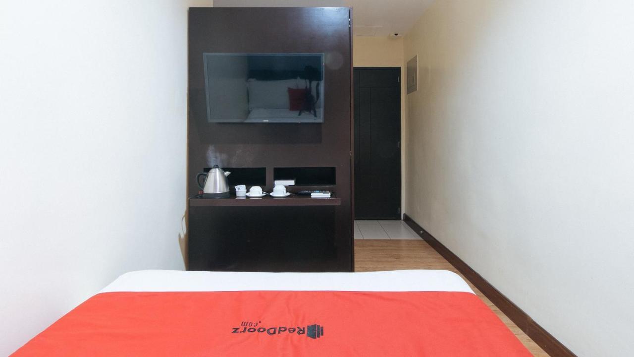Reddoorz @ Gardenview Hotel Gtower آنغلوس المظهر الخارجي الصورة